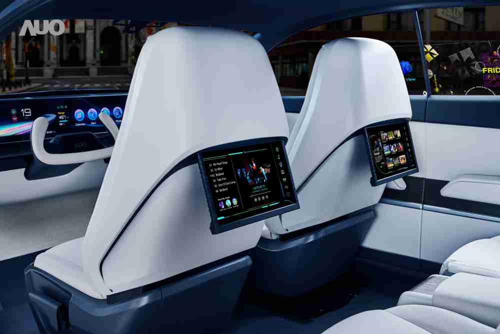 CG电子将于CES 展示全新Smart Cockpit 2024，，可紧密串连使用者多元需求，，并革新座舱内部的应用和设计，，，，带来身历其境且引人入胜的视觉飨宴，，，满足驾乘人员的全方位体验